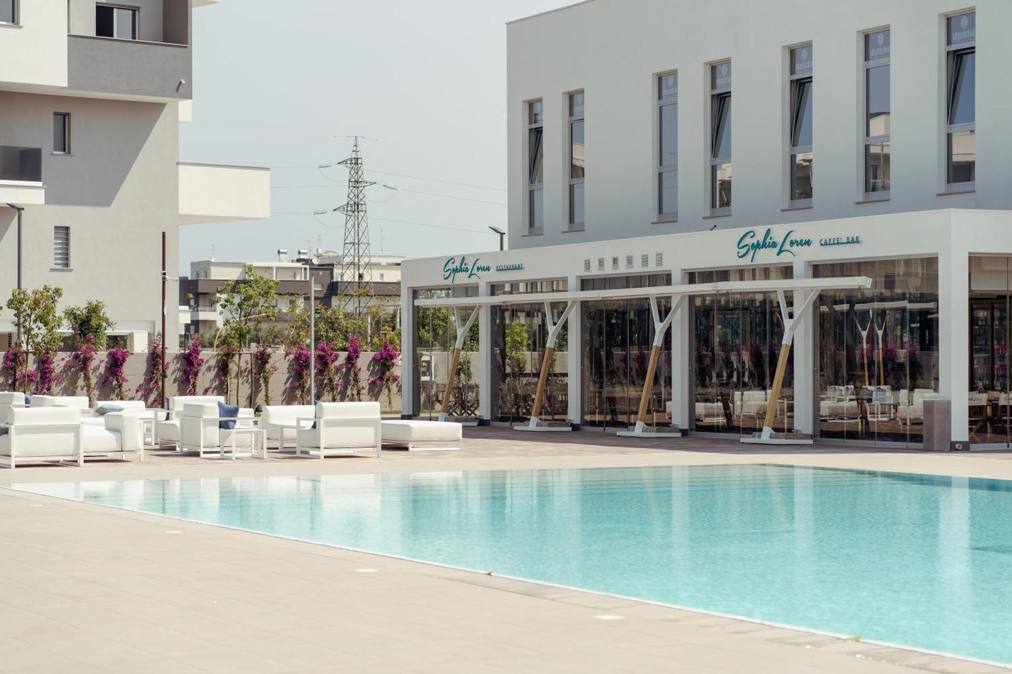 Green Park Penthouse Suite & Pool - Heated Pool - バーリ エクステリア 写真