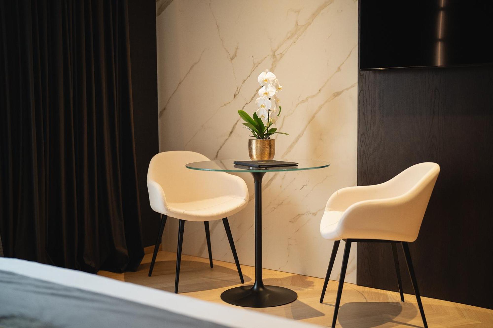 Green Park Penthouse Suite & Pool - Heated Pool - バーリ エクステリア 写真