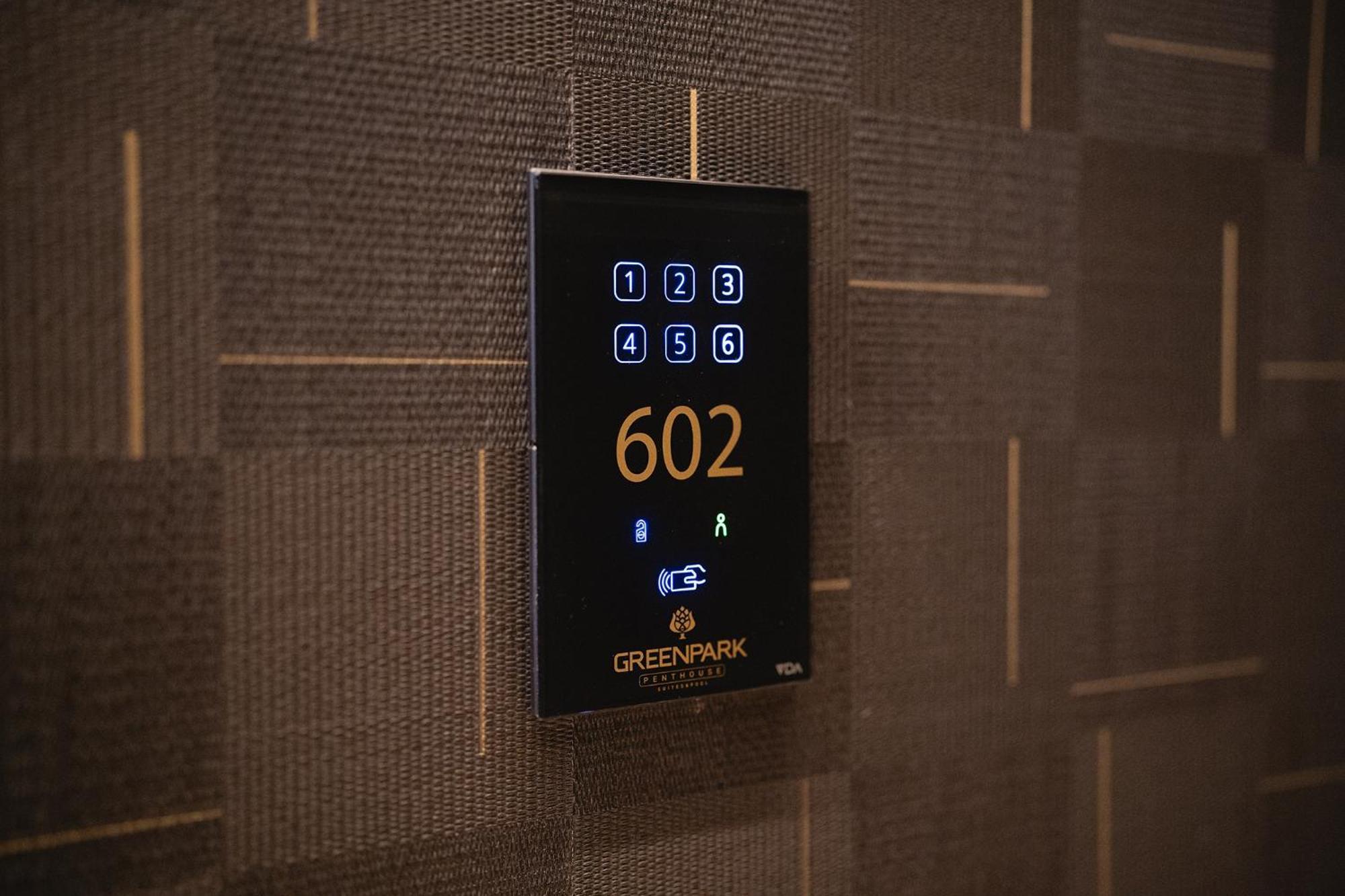 Green Park Penthouse Suite & Pool - Heated Pool - バーリ エクステリア 写真